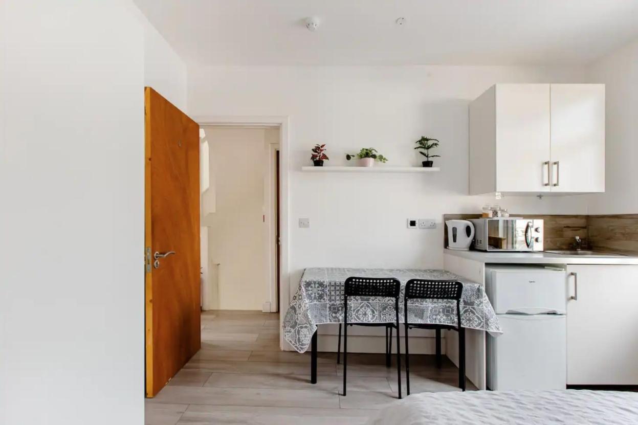 Double Room Edmonton Green, London N9 Exterior photo
